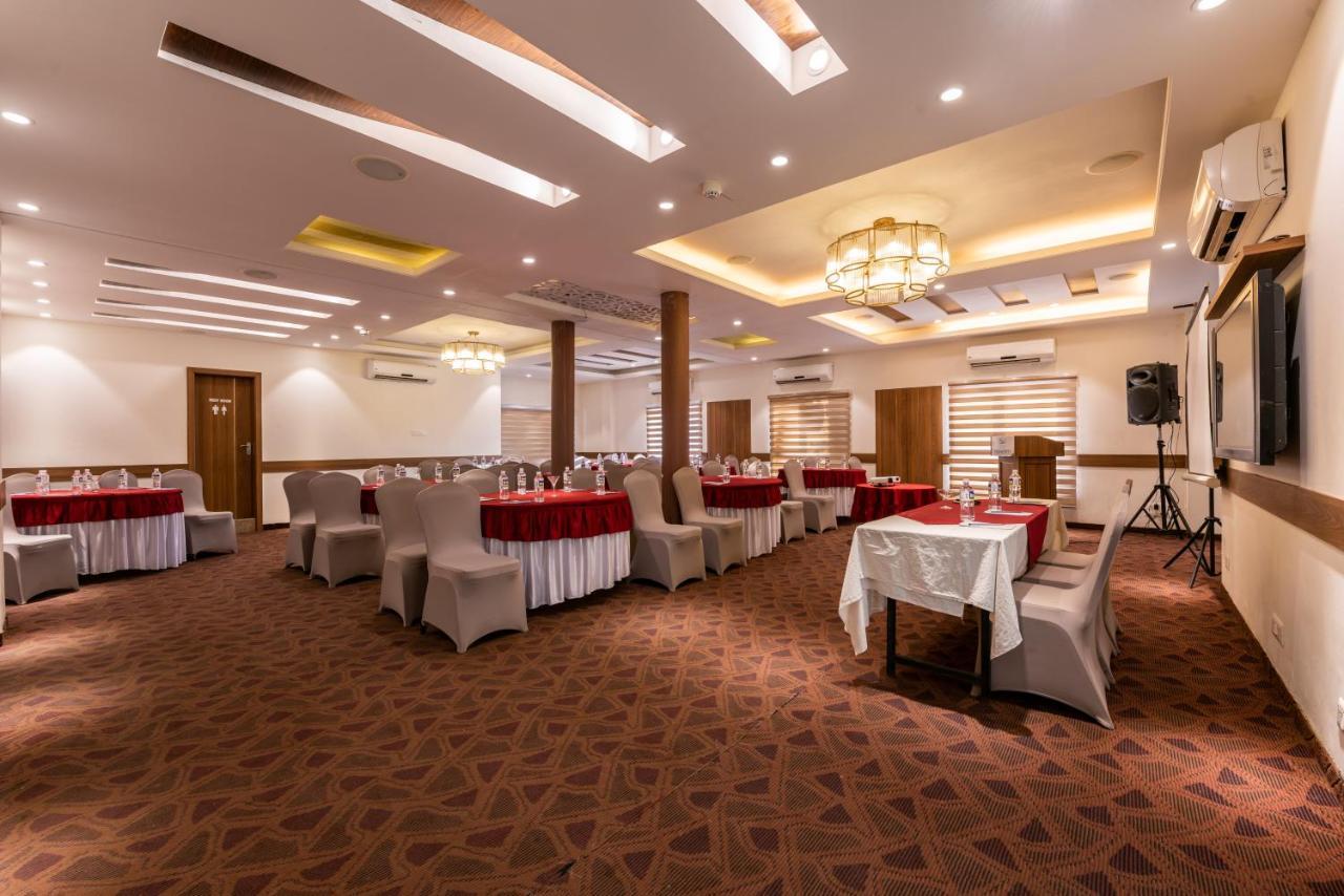 Click Hotel Nashik Exterior foto